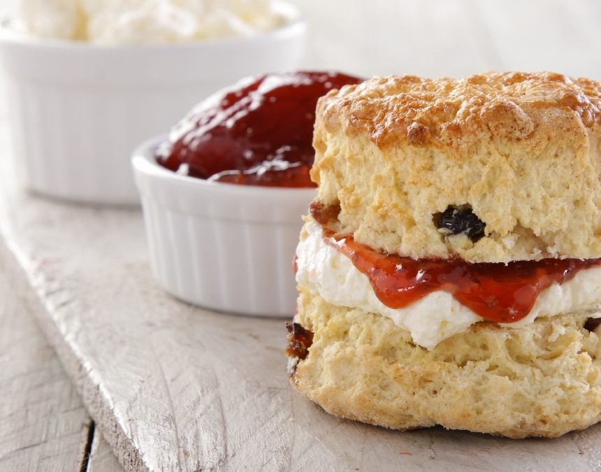 Scones vegan aux noisettes et baies