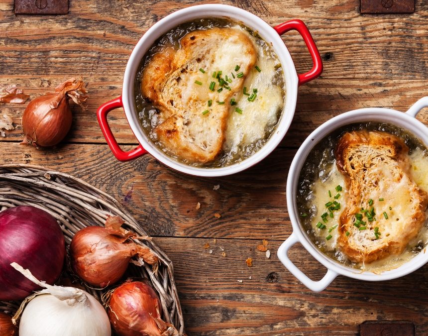 Soupe à l&rsquo;oignon gratinée végane