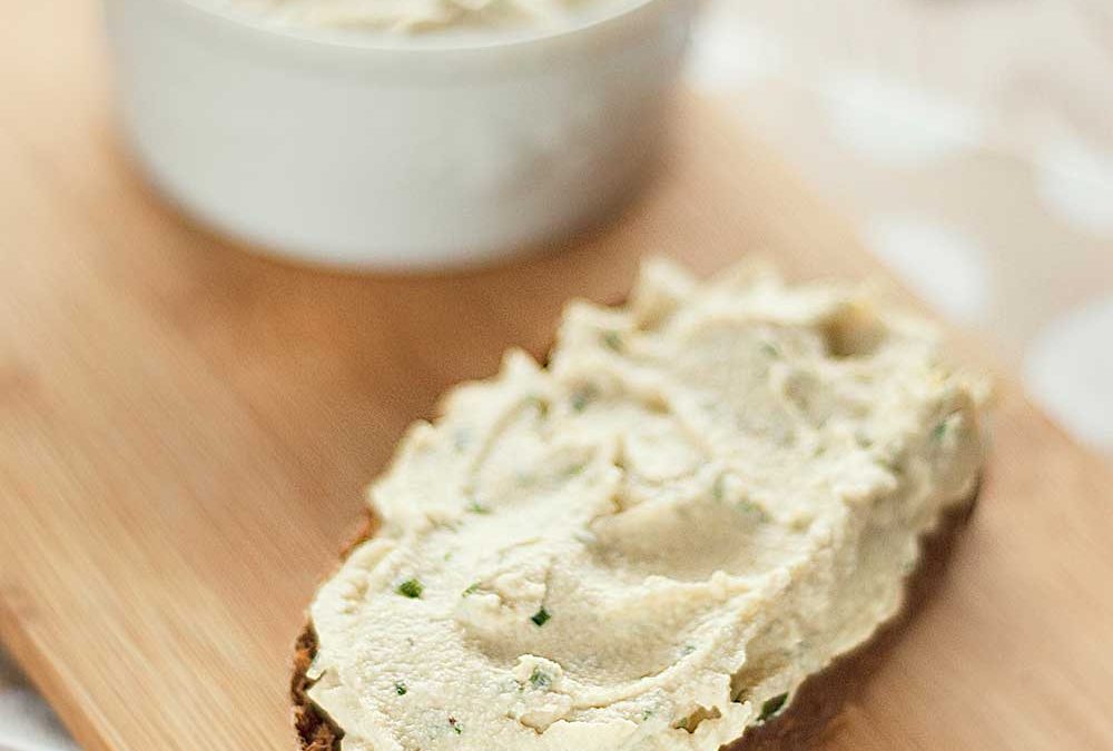 Houmous de cajou à la ciboulette