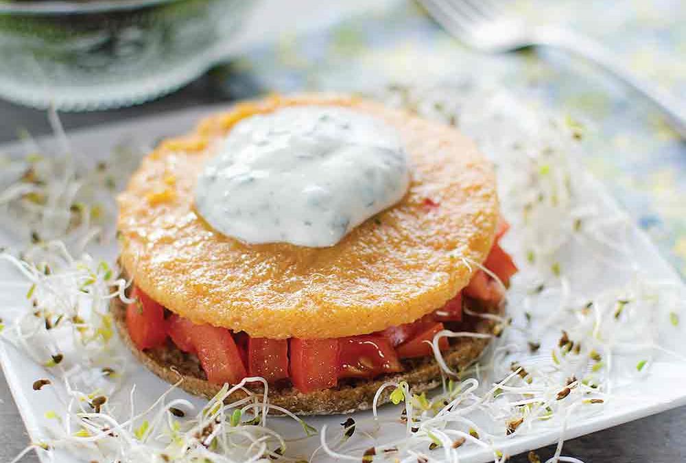 Toasts de polenta à la tomate
