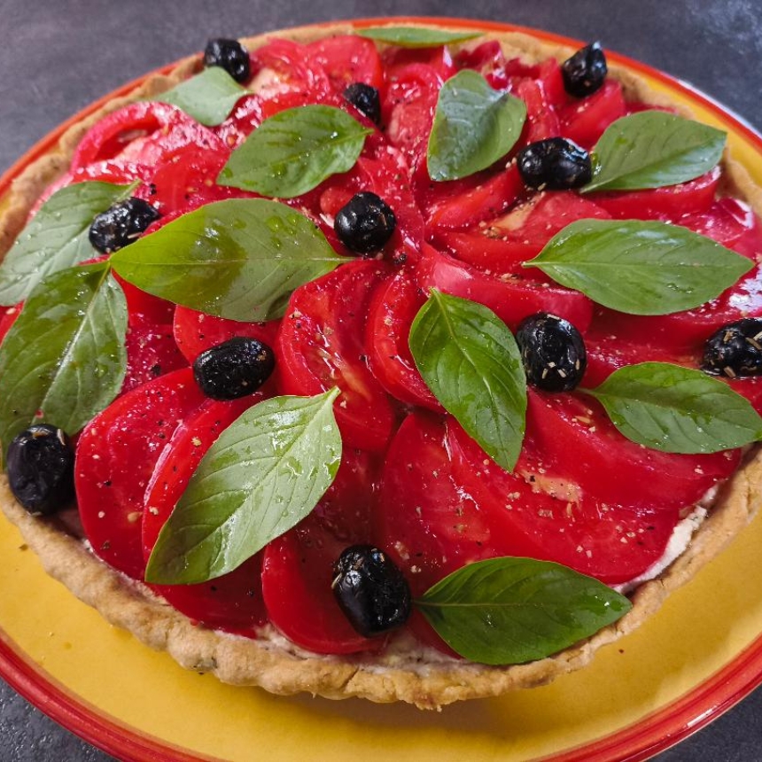 Recette Tarte végane aux tomates crues et au fromage frais « maison »